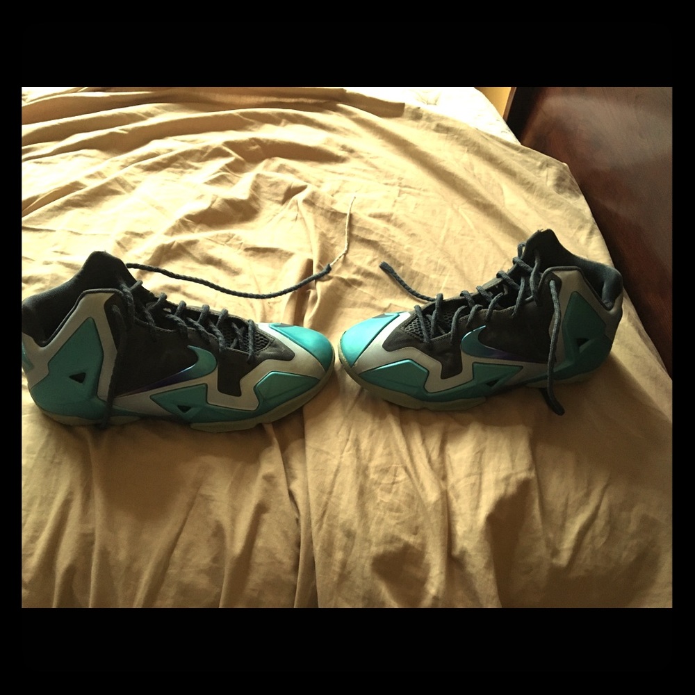 Lebron 11s “galaxy”